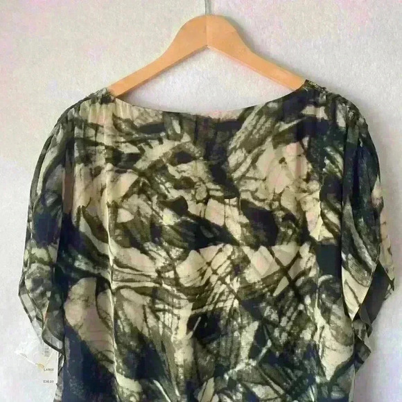 NWT ANA Green Tan Black Short Sleeved Scooped Embellished Neck Blouse Size Large - Picture 9 of 11